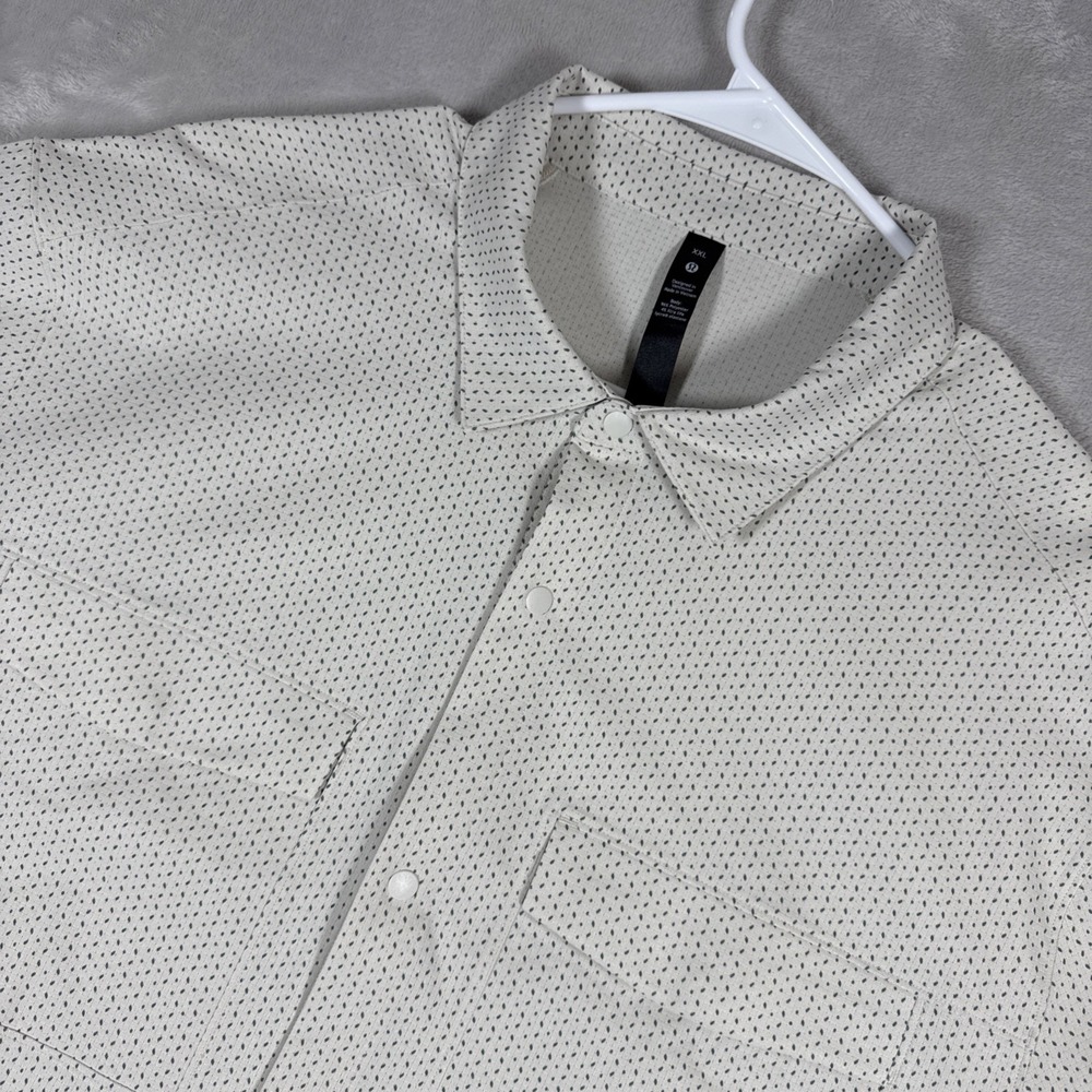 Lululemon Airing Easy Overshirt Mens 2XL Beige Ventlight Mesh Snap Up NEW $118